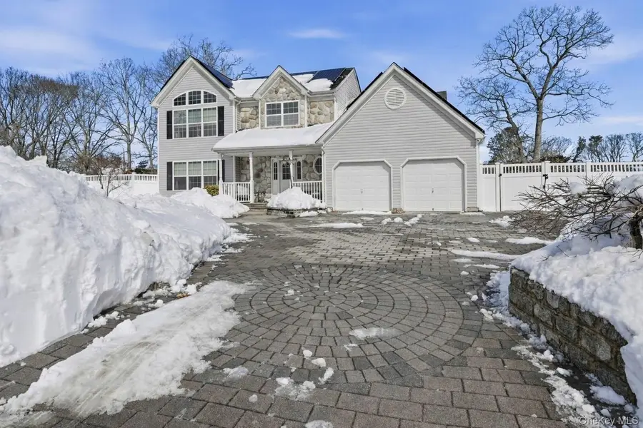 7 Harwood Way, Coram, NY 11727 - #2