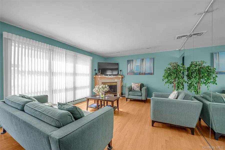 48 Lawrence Street, New Hyde Park, NY 11040 - #3