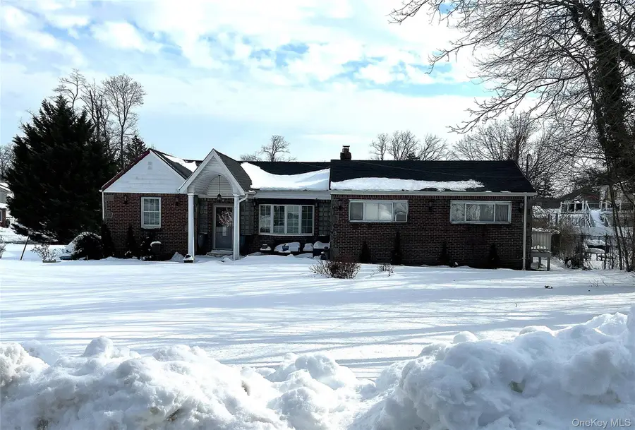 38 Hilltop Lane, Wheatley Heights, NY 11798 - #2