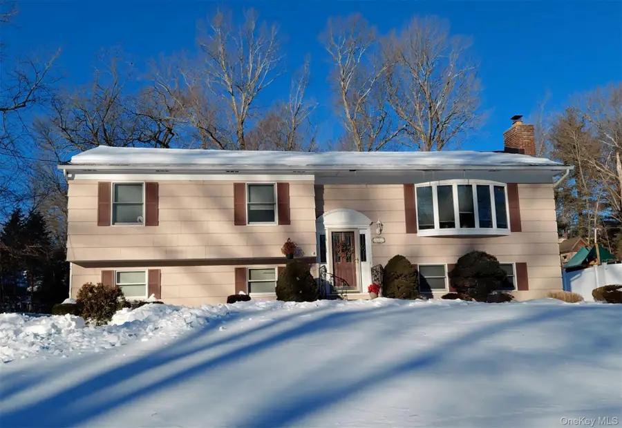 557 Babbling Brook Lane, Valley Cottage, NY 10989 - #2