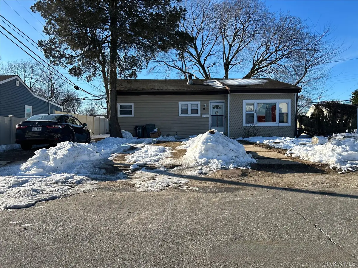 14 Chevy Chase, Amityville, NY 11701 - #1