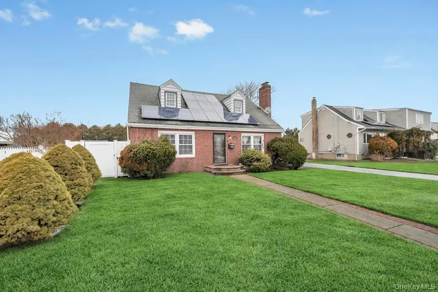 212 Bergen Court, Copiague, NY 11726 - #3