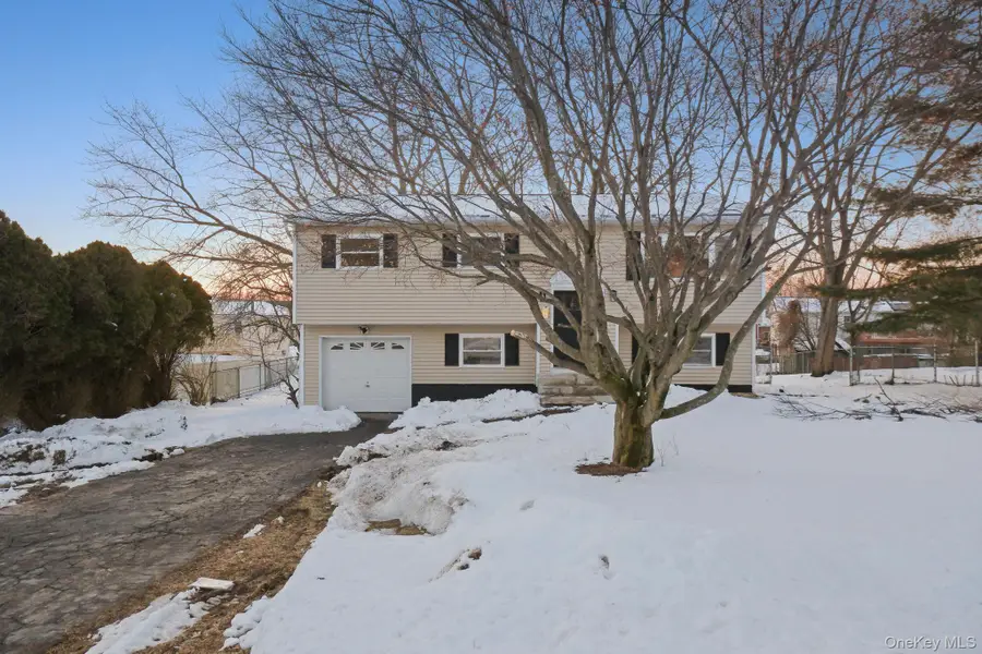 15 Decker Drive, Washingtonville, NY 10992 - #2