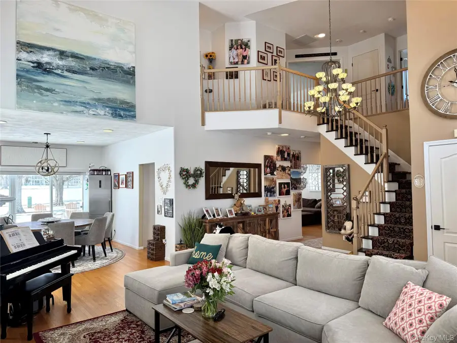 186 Windwatch Drive, Hauppauge, NY 11788 - #2