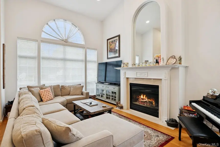 186 Windwatch Drive, Hauppauge, NY 11788 - #3