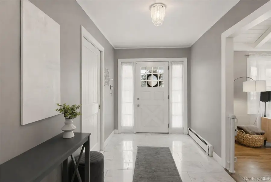 24 Stellenwerf Avenue, East Islip, NY 11730 - #2