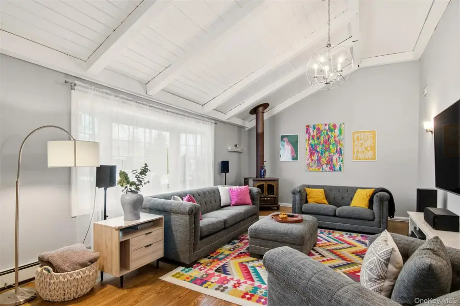 24 Stellenwerf Avenue, East Islip, NY 11730 - #3