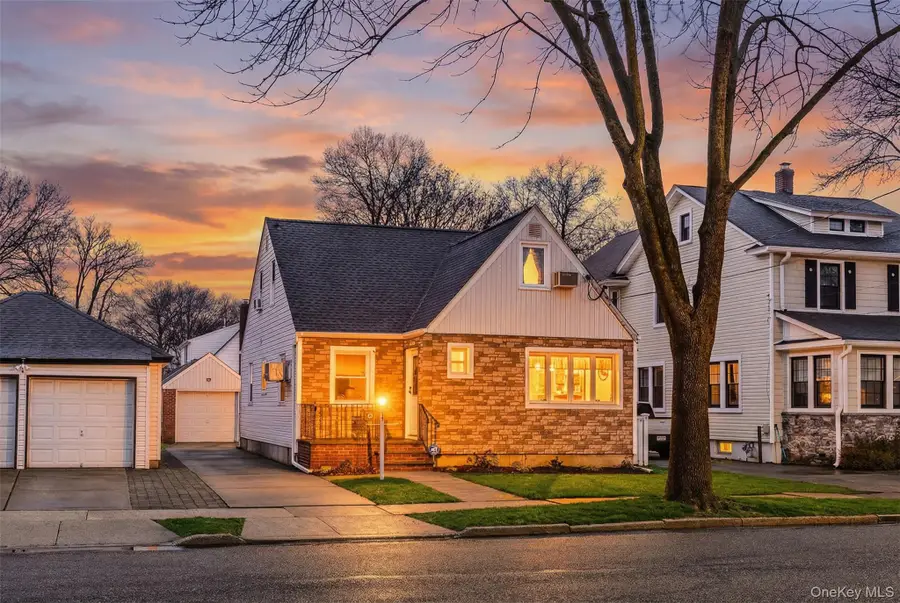 38 Hawthorne Avenue, Floral Park, NY 11001 - #2