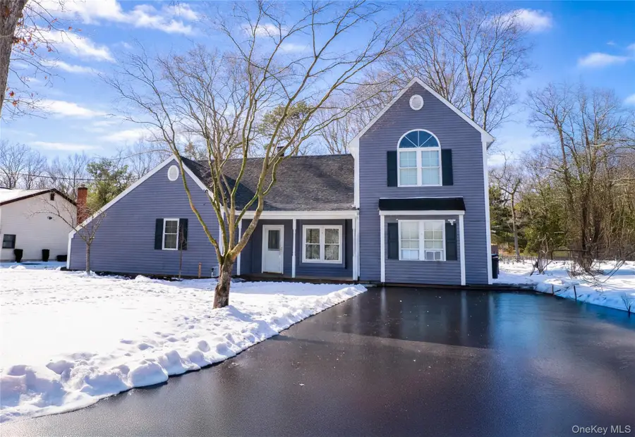 160 Pennsylvania Avenue, Medford, NY 11763 - #3