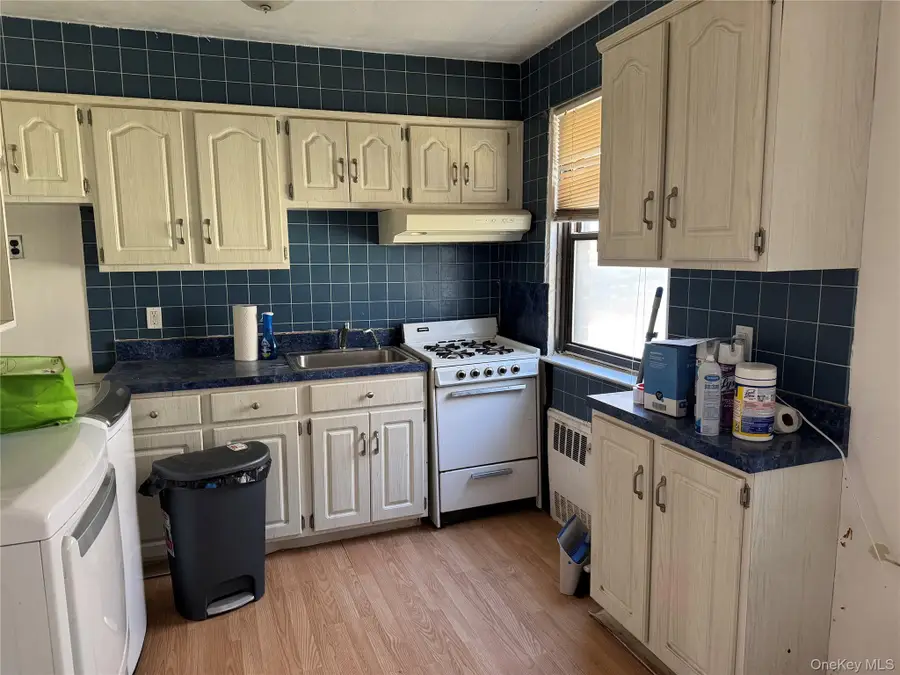 25 Lawrence Drive #A, White Plains, NY 10603 - #3