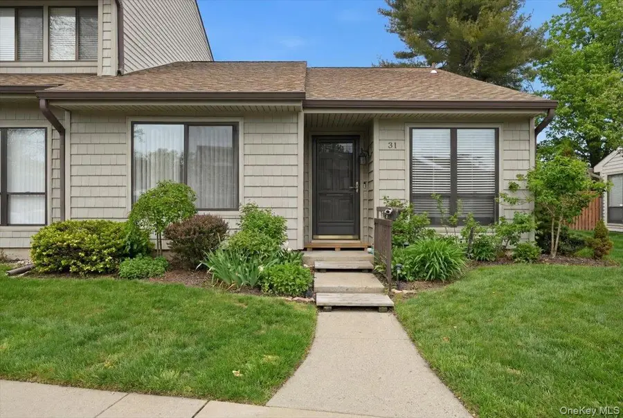 31 Stanford Court, Wantagh, NY 11793 - #2