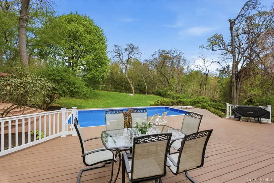 5 Allyson Place, East Setauket, NY 11733 - #3