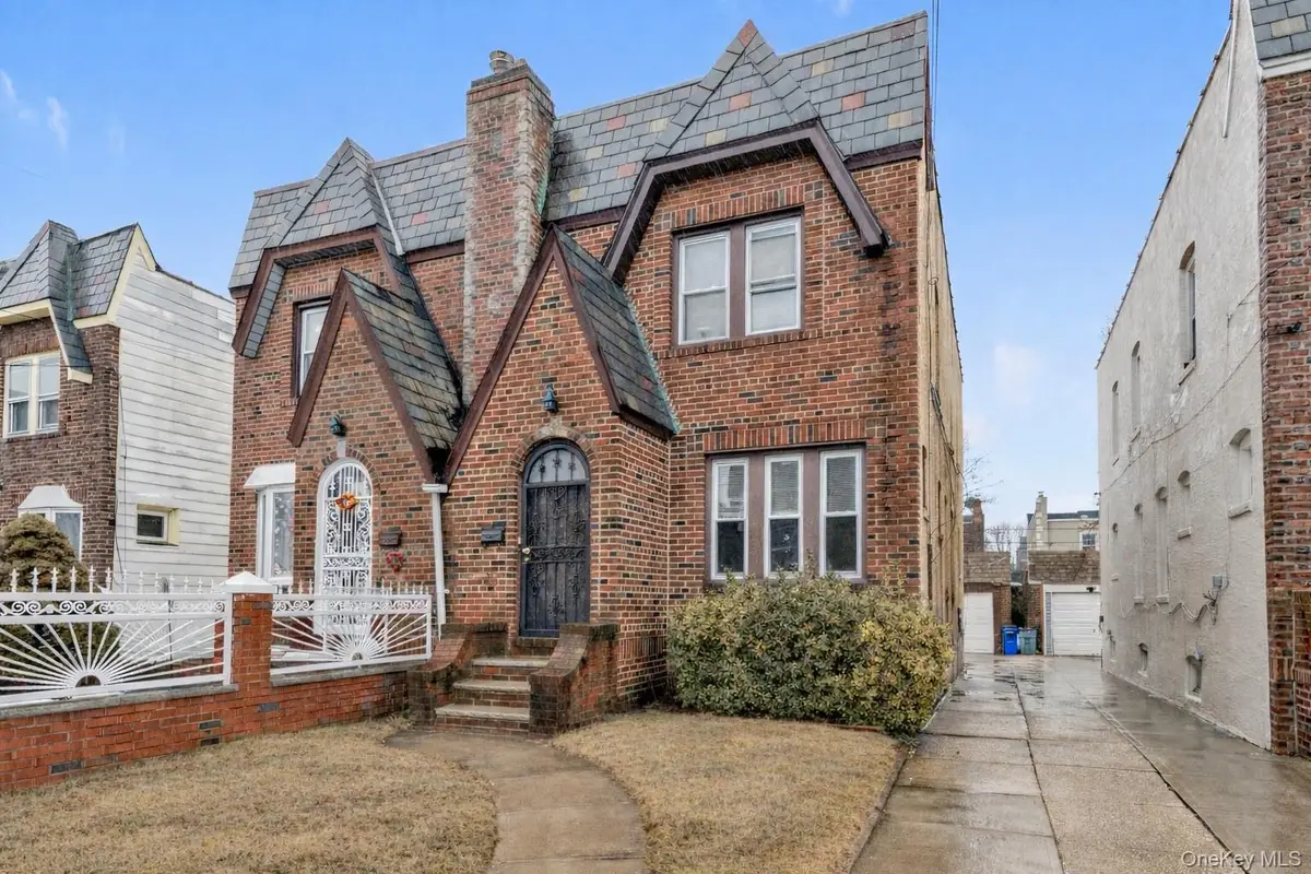 205-22 112th Avenue, Saint Albans, NY 11412 - #1