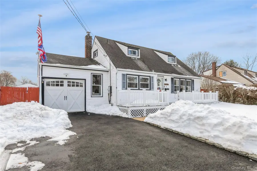 10 Hickory Street, Central Islip, NY 11722 - #3