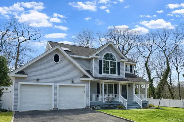 24 North Drive, Centerport, NY 11721