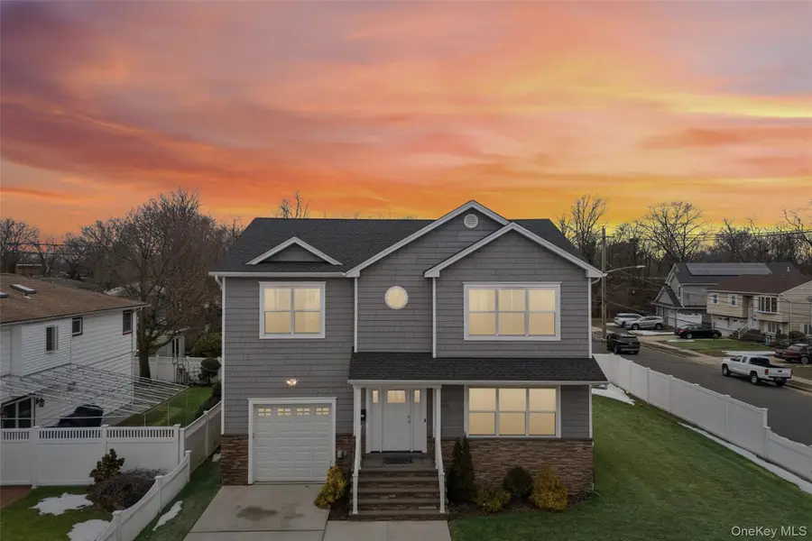 2162 Seamans Neck Road, Seaford, NY 11783 - #2