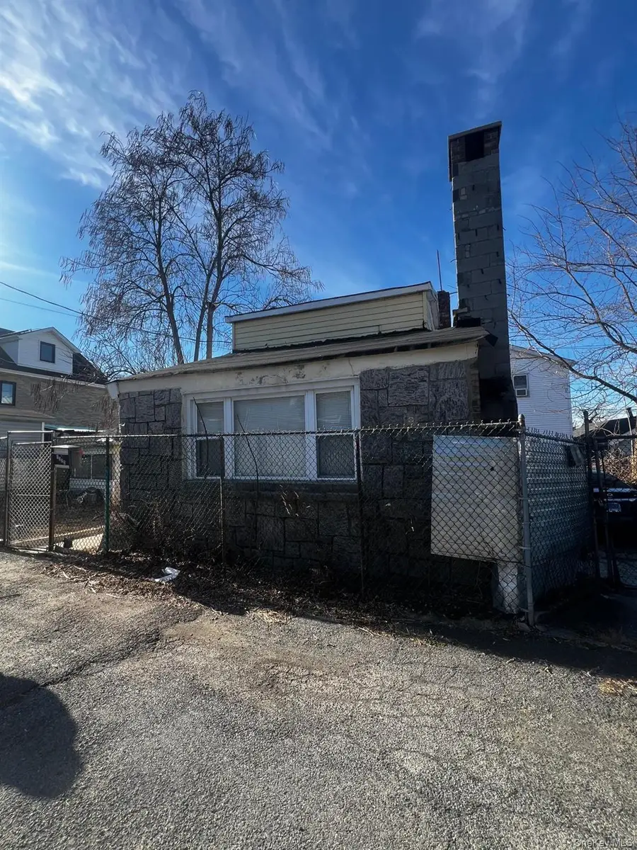 1323 Harding Park, Bronx, NY 10473 - #2