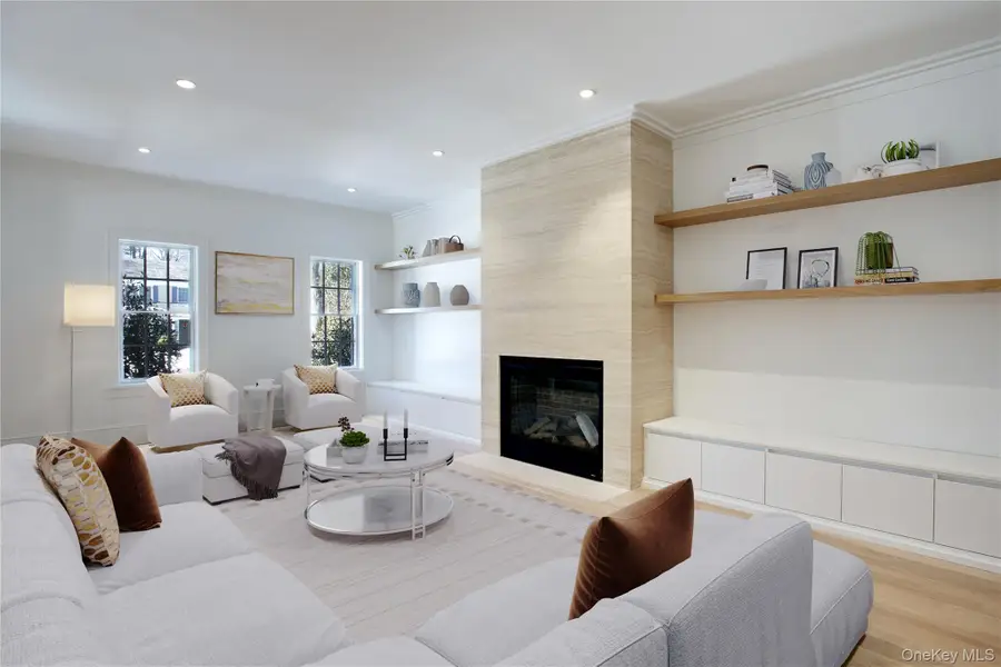 409 Abbey Road, Manhasset, NY 11030 - #3