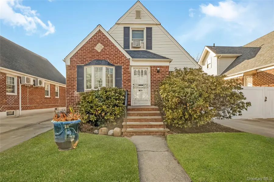 6722 166th Street, Fresh Meadows, NY 11365 - #2