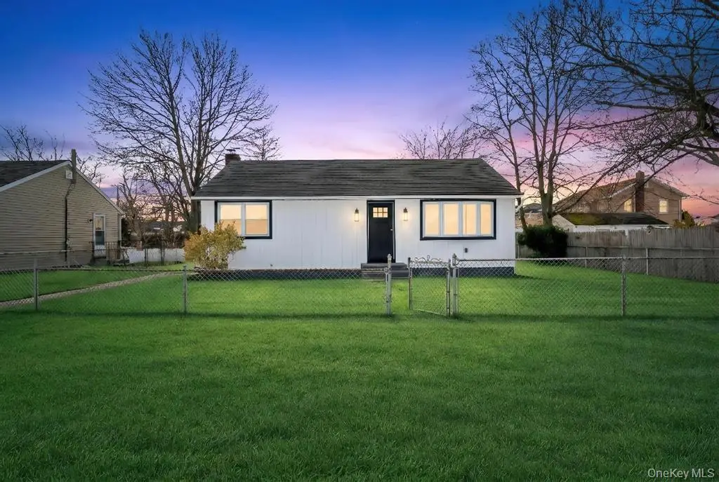 33 Silverpine Drive, Amityville, NY 11701 - #1