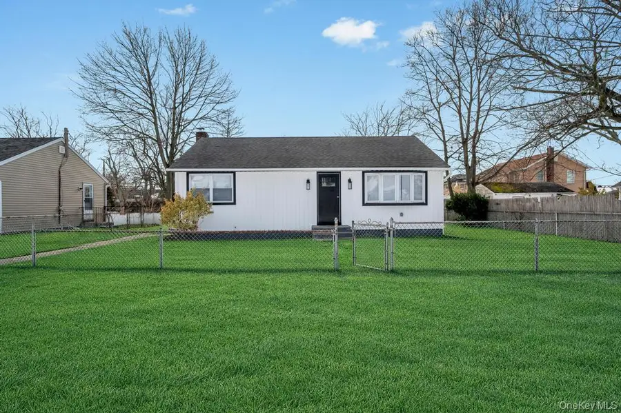 33 Silverpine Drive, Amityville, NY 11701 - #2