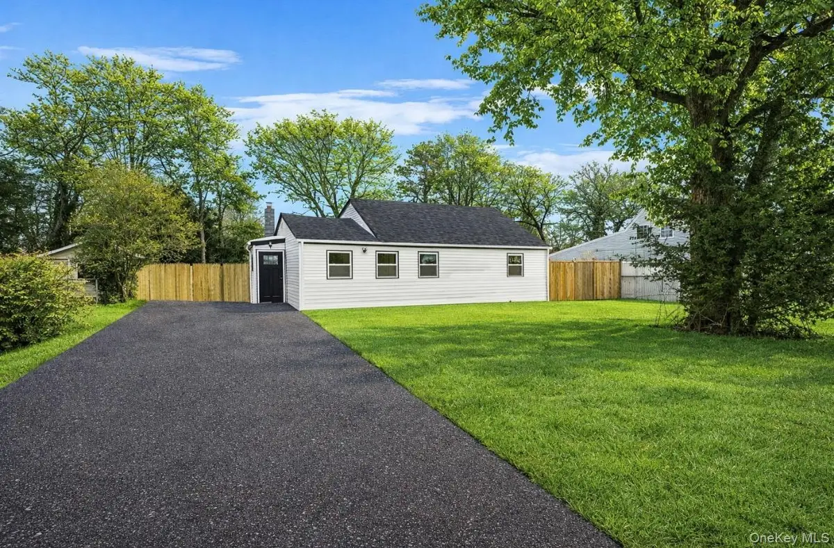 10 Linda Lane, Central Islip, NY 11722 - #1