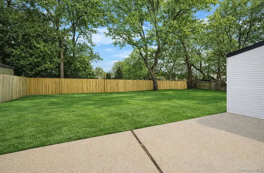 10 Linda Lane, Central Islip, NY 11722 - #2