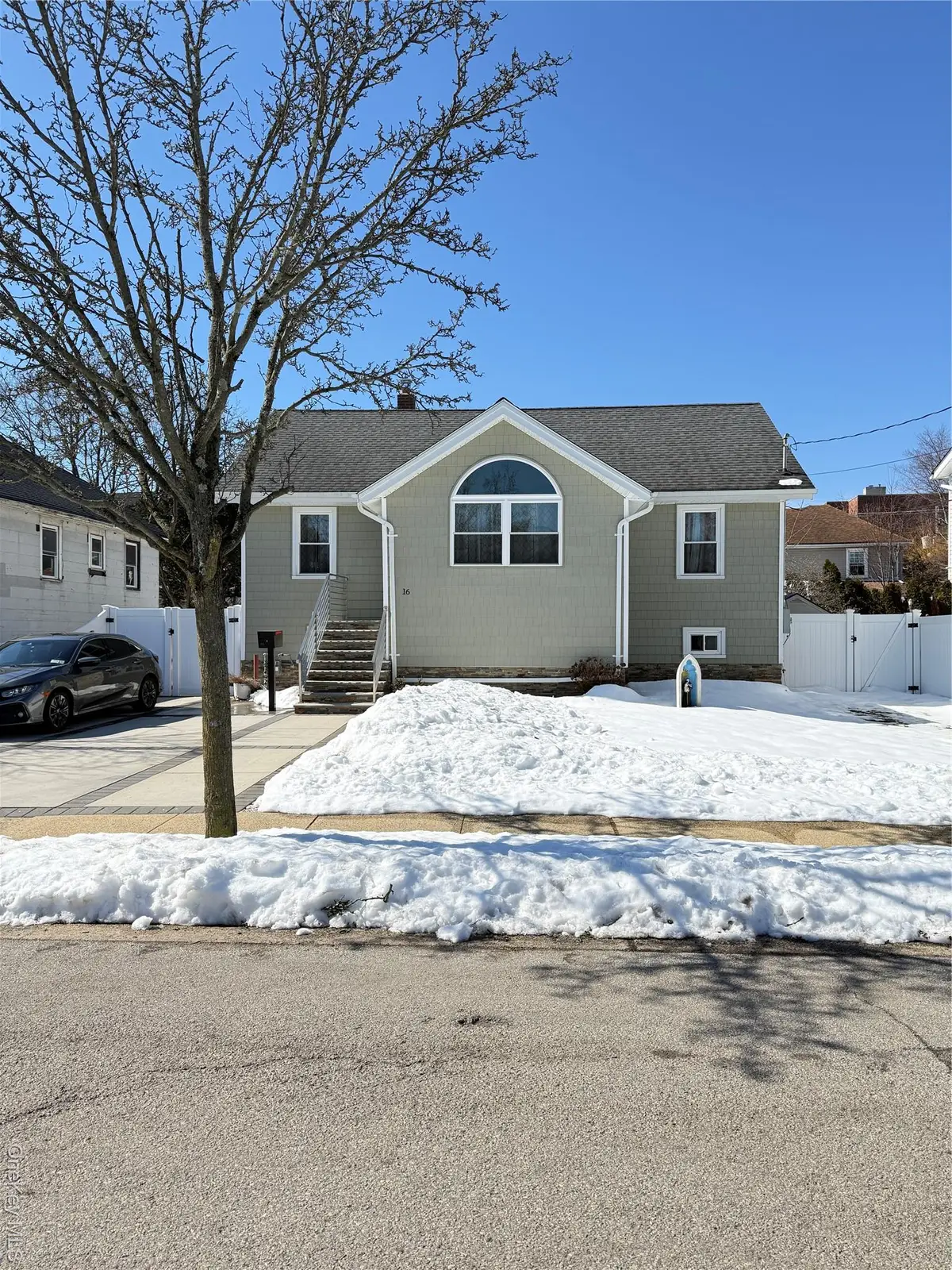 16 Sportsmans Avenue, Freeport, NY 11520 - #1