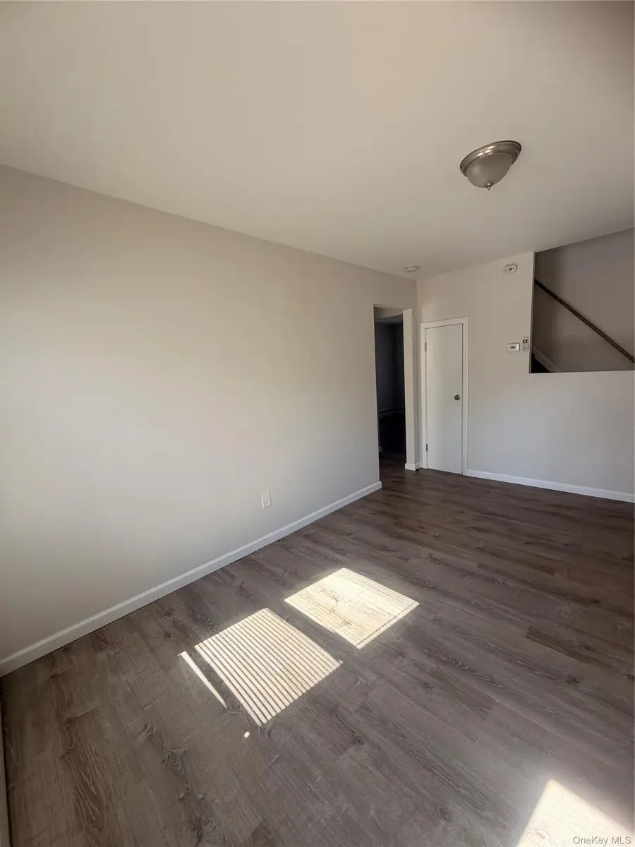 629 Lakeway Drive, West Babylon, NY 11704 - #3