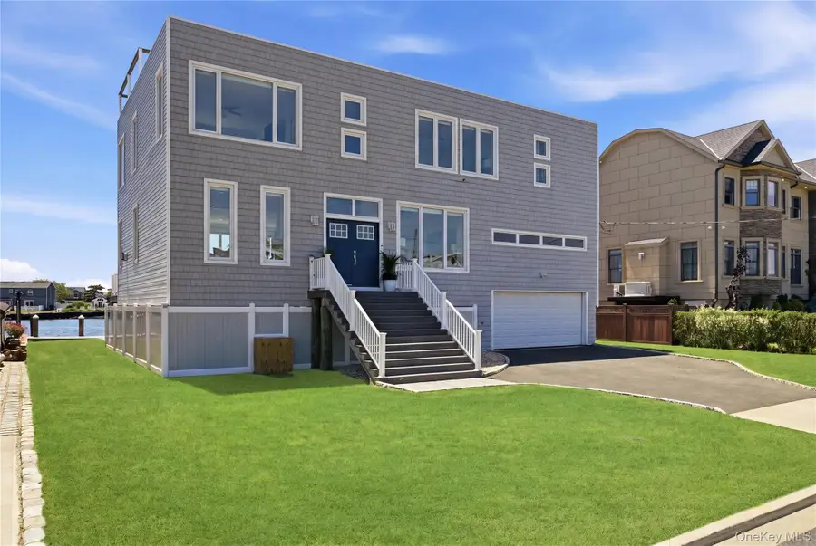 298 W Lido Promenade, Lindenhurst, NY 11757 - #2