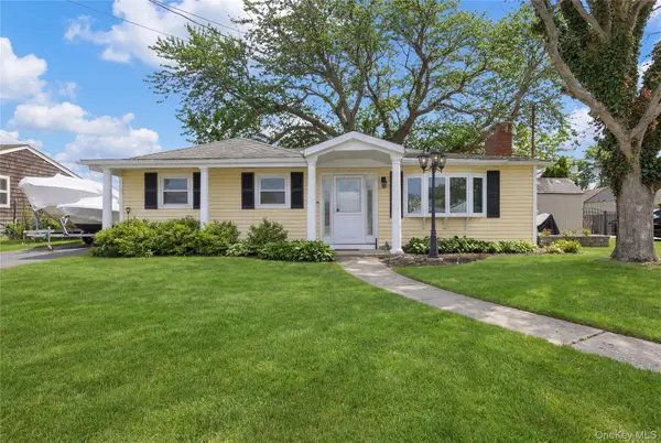 25 Dolphin Road, East Quogue, NY 11942