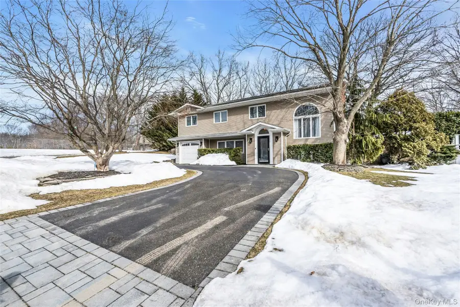 54 Valleywood Road, Commack, NY 11725 - #3