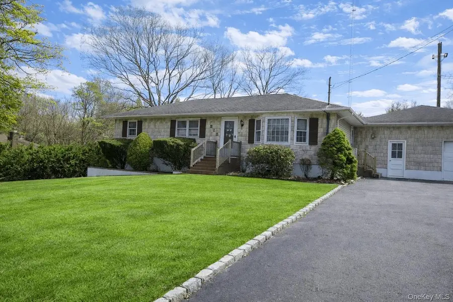 318 Jamaica Avenue, Medford, NY 11763 - #2