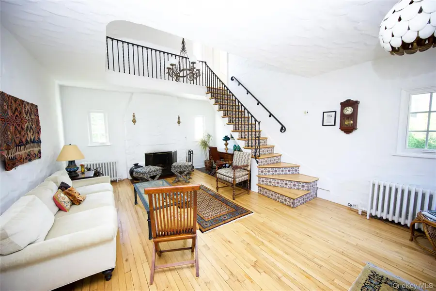 9 Ramsey Road, Great Neck, NY 11023 - #3