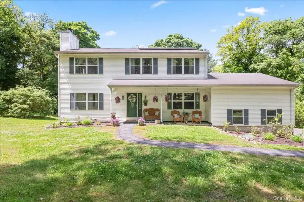27 Pugsley Parkway, Cortlandt Manor, NY 10567