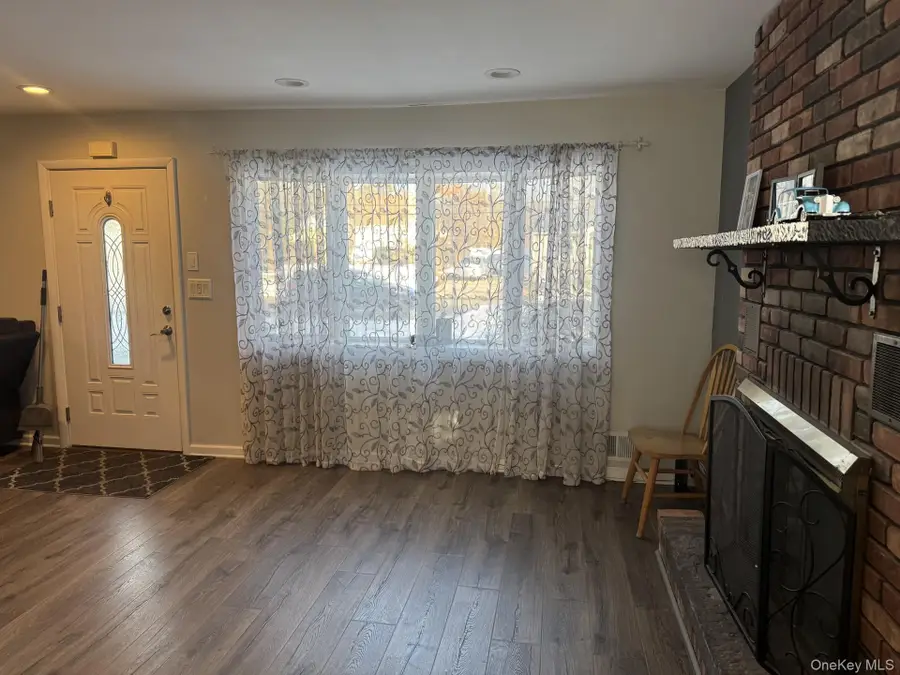 1520 N Thompson Drive, Bay Shore, NY 11706 - #3