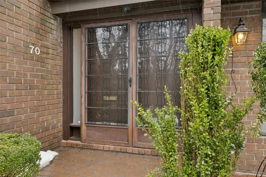 70 Pheasant Run, Roslyn, NY 11576 - #2