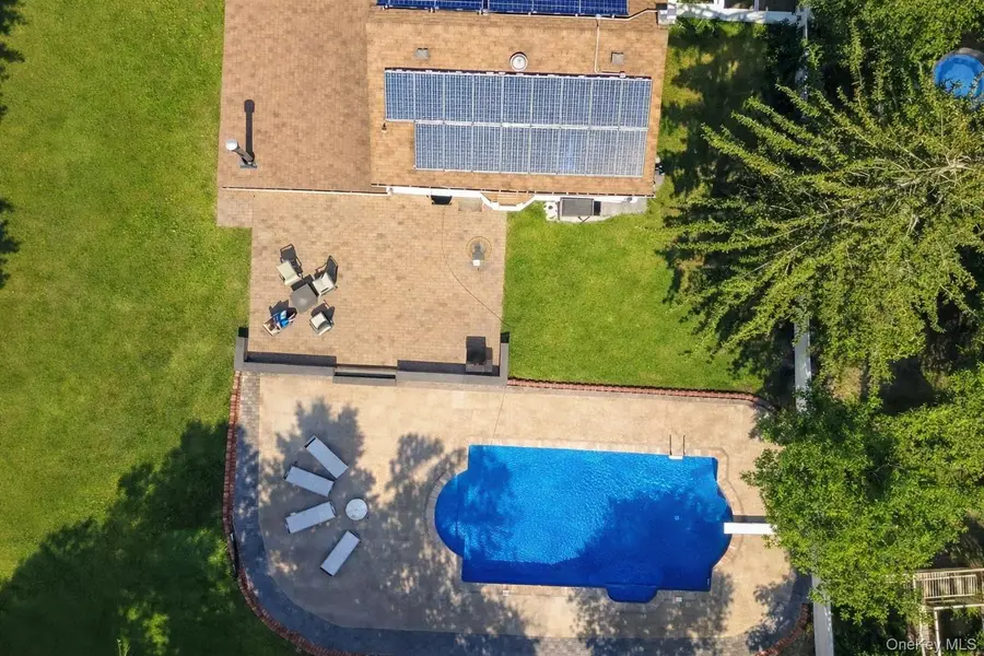 132 Midwood Avenue, Nesconset, NY 11767 - #3