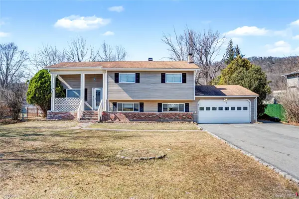 46 Merriewold Lane N, Monroe, NY 10950