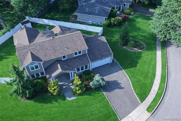 35 Moss Lane, Jericho, NY 11753