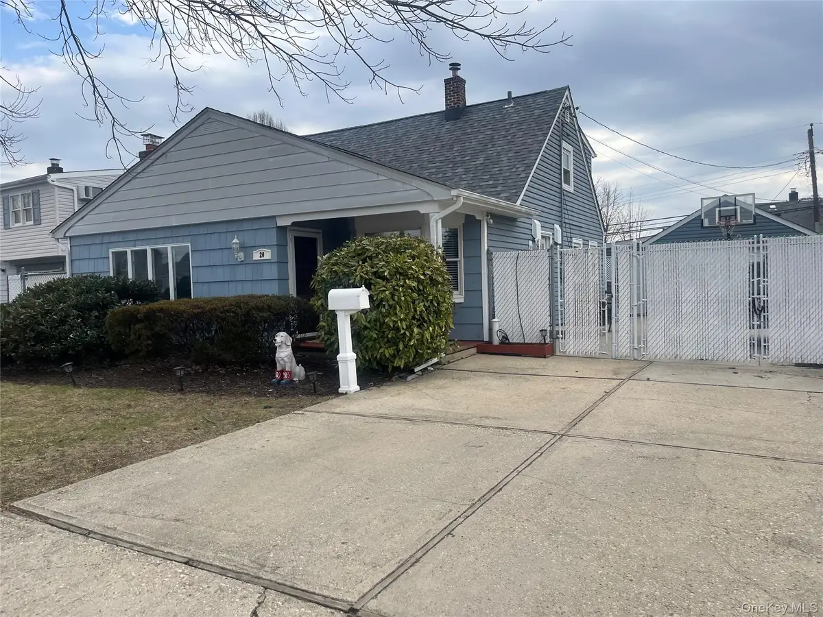 20 Peacock Lane, Levittown, NY 11756 - #1
