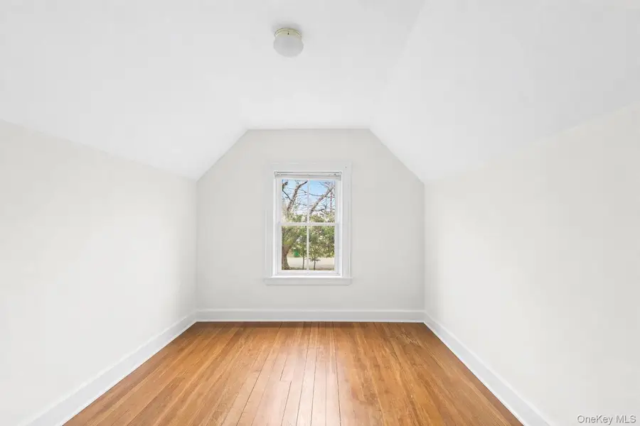 4 Weesuck Avenue, East Quogue, NY 11942 - #3