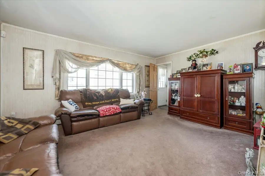 38 Celestial Lane, Levittown, NY 11756 - #3