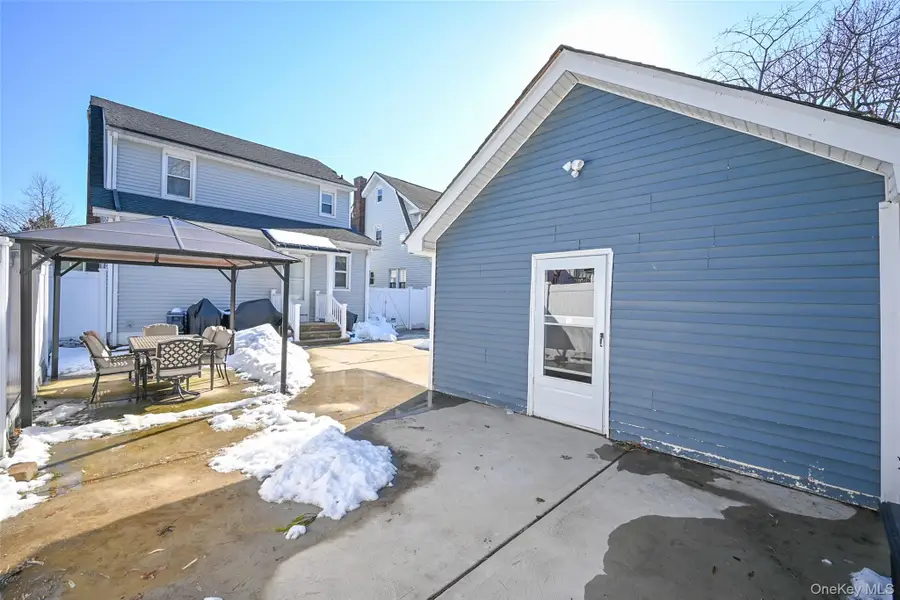 21 Dikeman Street, Hempstead, NY 11550 - #3