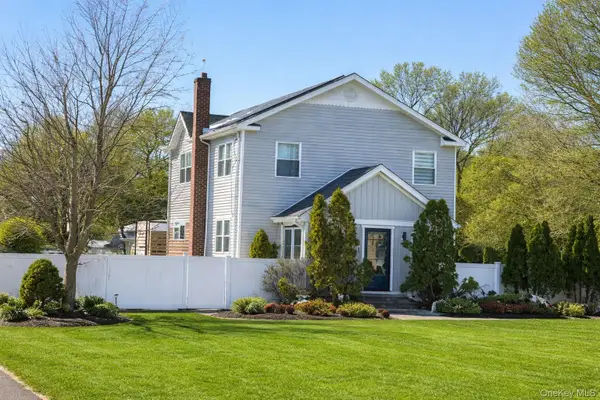 1196 Coates Avenue, Holbrook, NY 11741