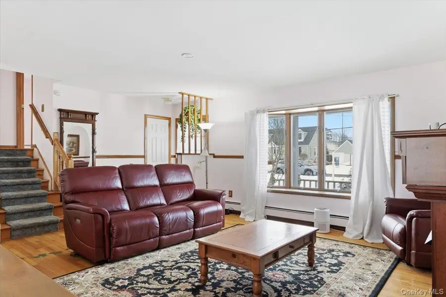 4 Karp Drive, Islip Terrace, NY 11752 - #3