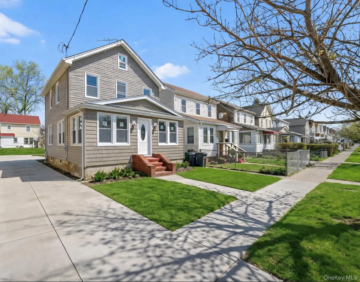 190-15 112th Avenue, Saint Albans, NY 11412 - #1