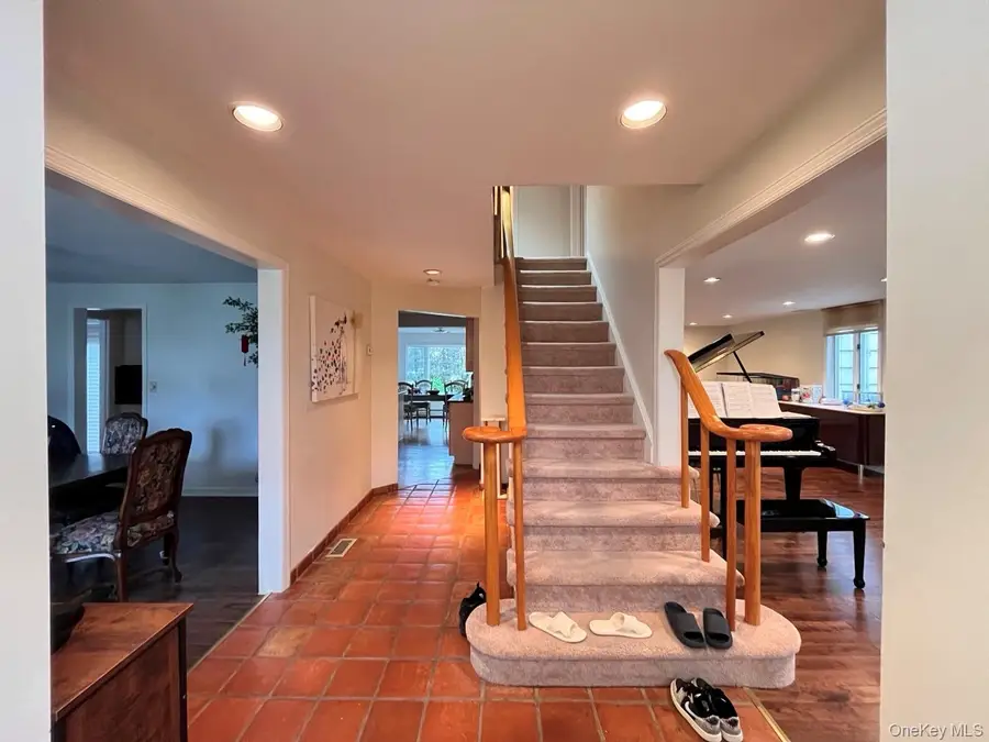 26 Polo Field Lane, Lake Success, NY 11020 - #3