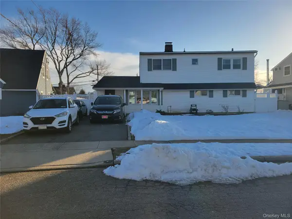 4 Carriage Lane, Levittown, NY 11756