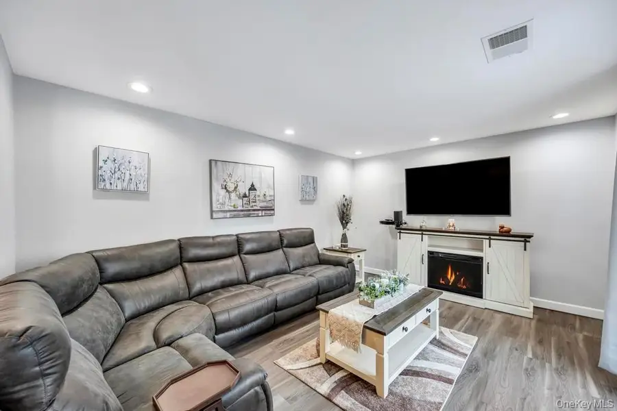 114 Birchwood Road, Coram, NY 11727 - #3